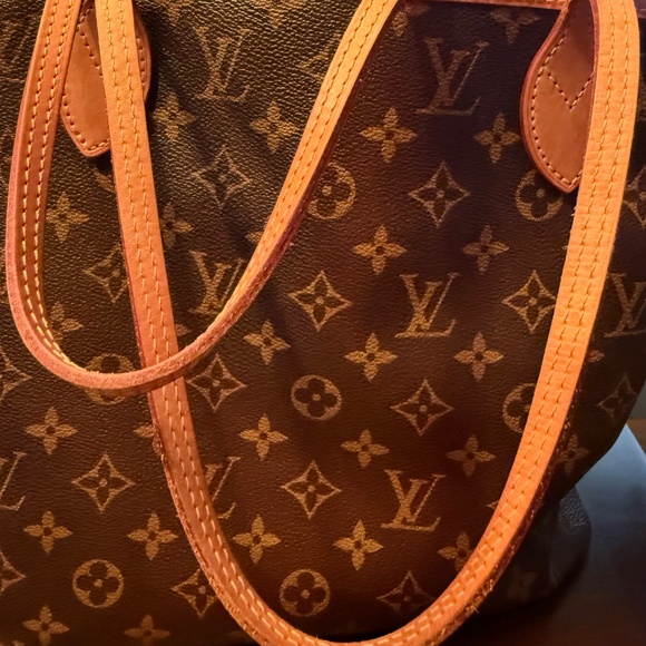 Louis Vuitton Neverfull MM Monogram Red Interior | Authentic | Bag Only - Picture 5 of 7